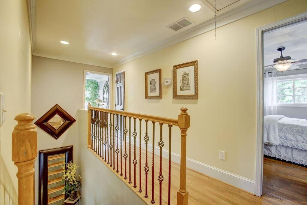 Sleeps16, Spacious Home, Close To Downtown, Beltline, And Walk To Restaurants, 75" Tv, 2 Person Jacuzzi, Ping Pong Atlanta Exterior foto